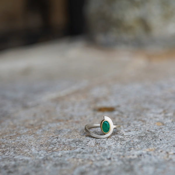 Emerald Curl ring