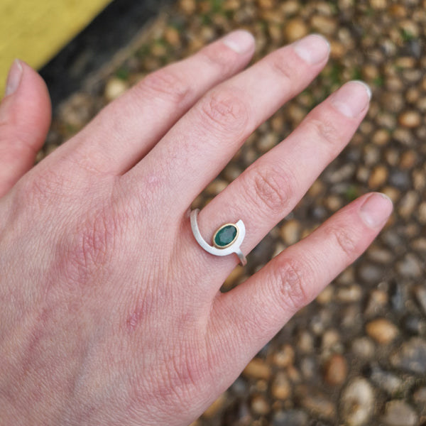 Emerald Curl ring