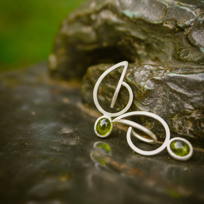 Peridot Twice Curled Earrings